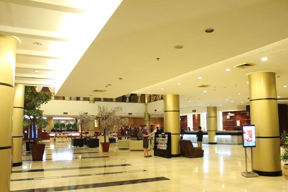 Hotel Grand Elite 4*