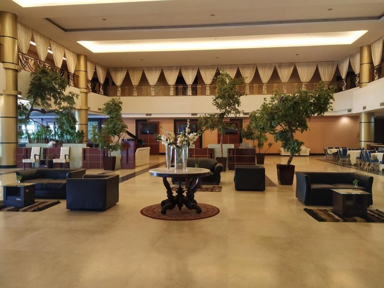Grand Elite Hotel 4*