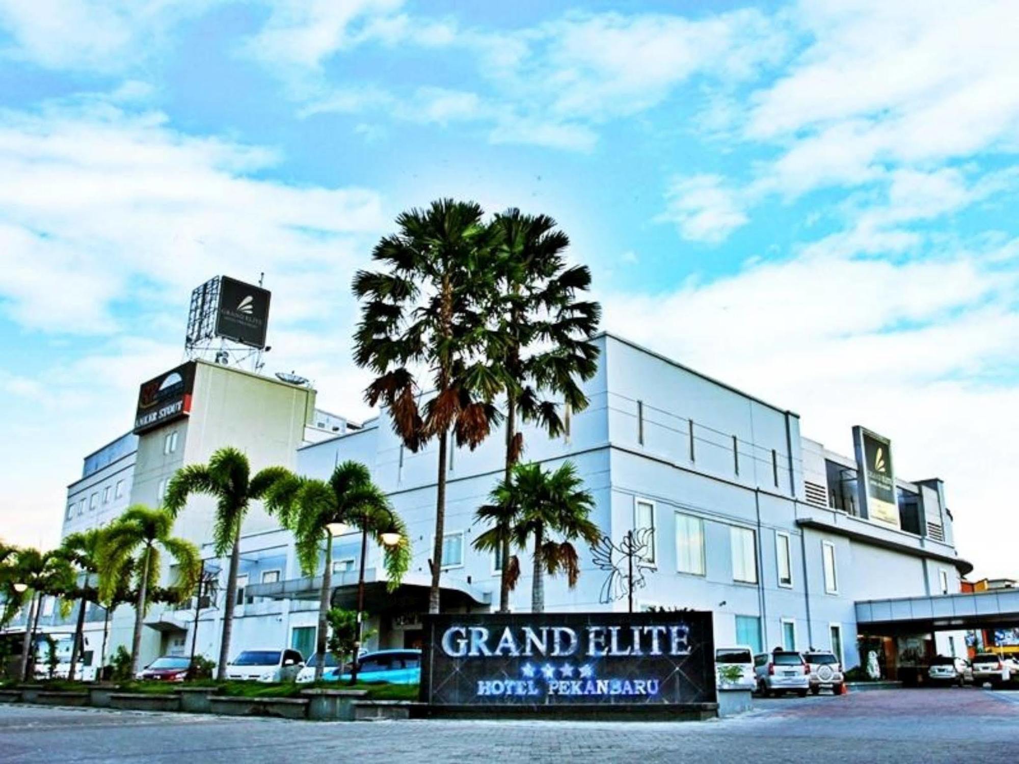 Grand Elite Hotel 4*